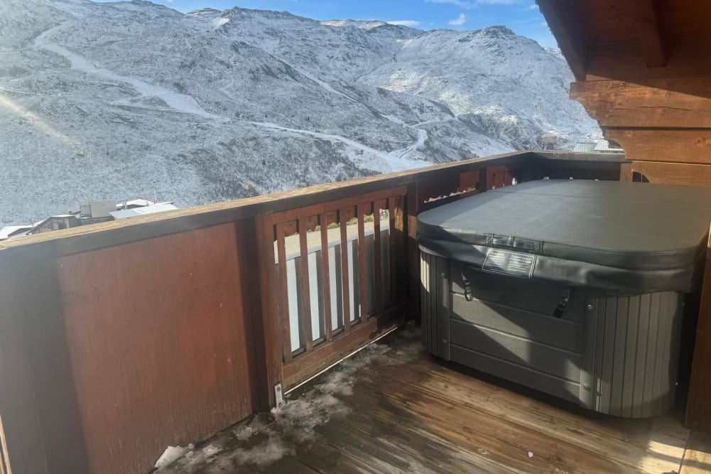 Chalet Antony & Cleopatra Hot Tub