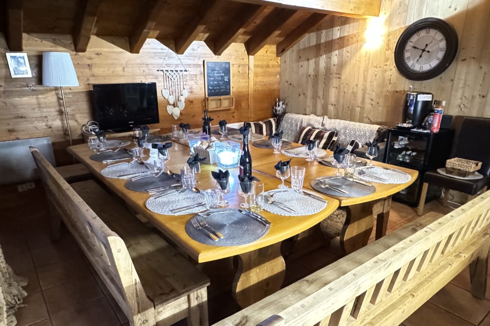 Chalet Antony & Cleopatra Living Area
