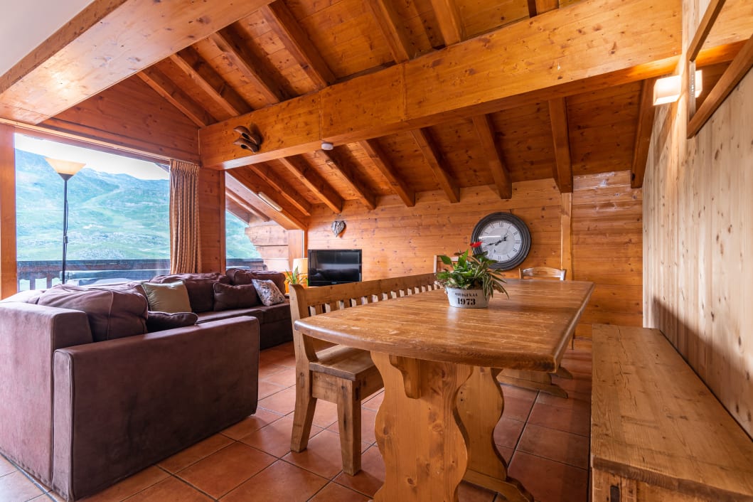 Chalet Antony & Cleopatra Living Area
