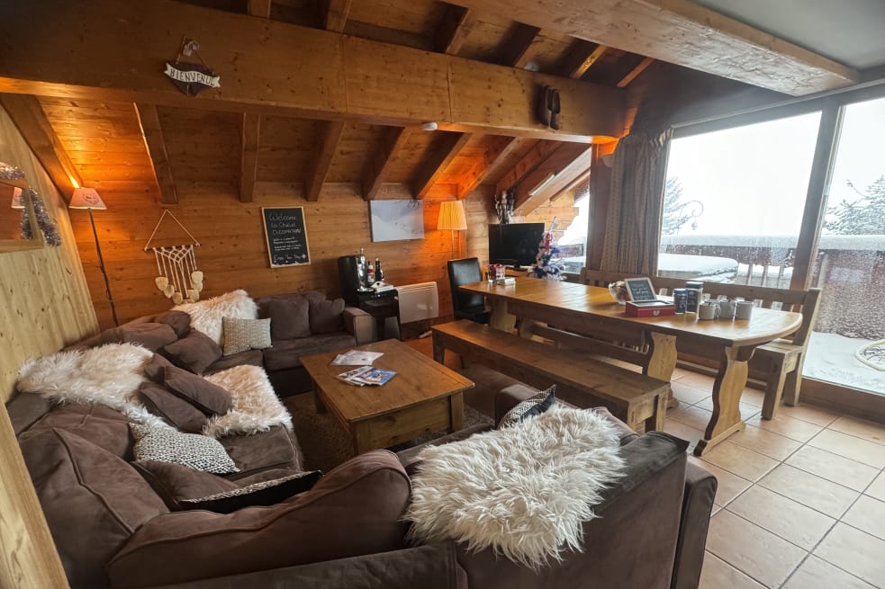 Chalet Antony & Cleopatra Living Area