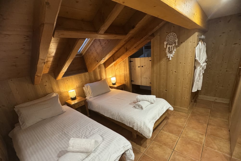 Chalet Antony & Cleopatra Twin Room