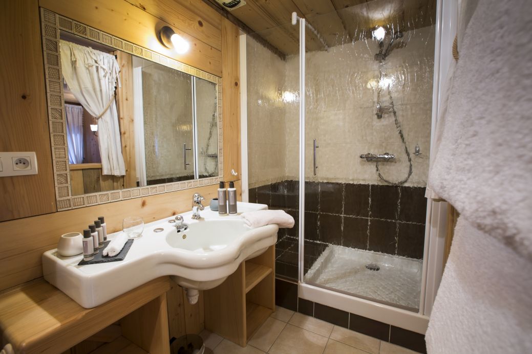 Ardoisiers bathroom
