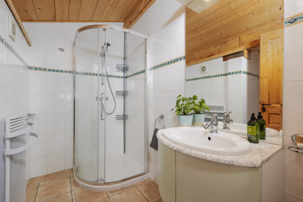 Chalet des Pistes - Ensuite bathroom