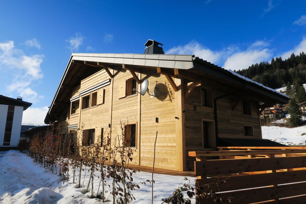 Les Gets Chalet Du Coin Has Plenty of parking right in front of the chalet