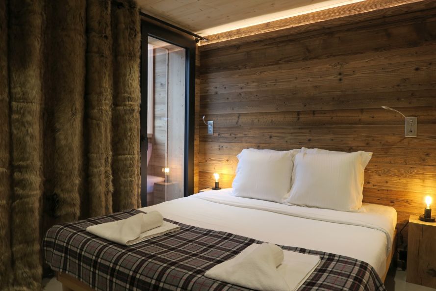 Bedroom 1 of Chalet du Coin