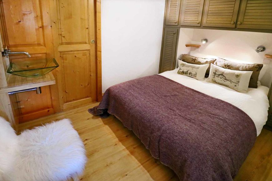 Bedroom in Chalet La Combe in Meribel