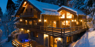 A luxury ski holiday Chalet exterior in Chalet Les Loups - Meribel