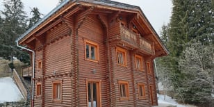 A singles ski holiday Chalet exterior in Chalet Panda - La Tania