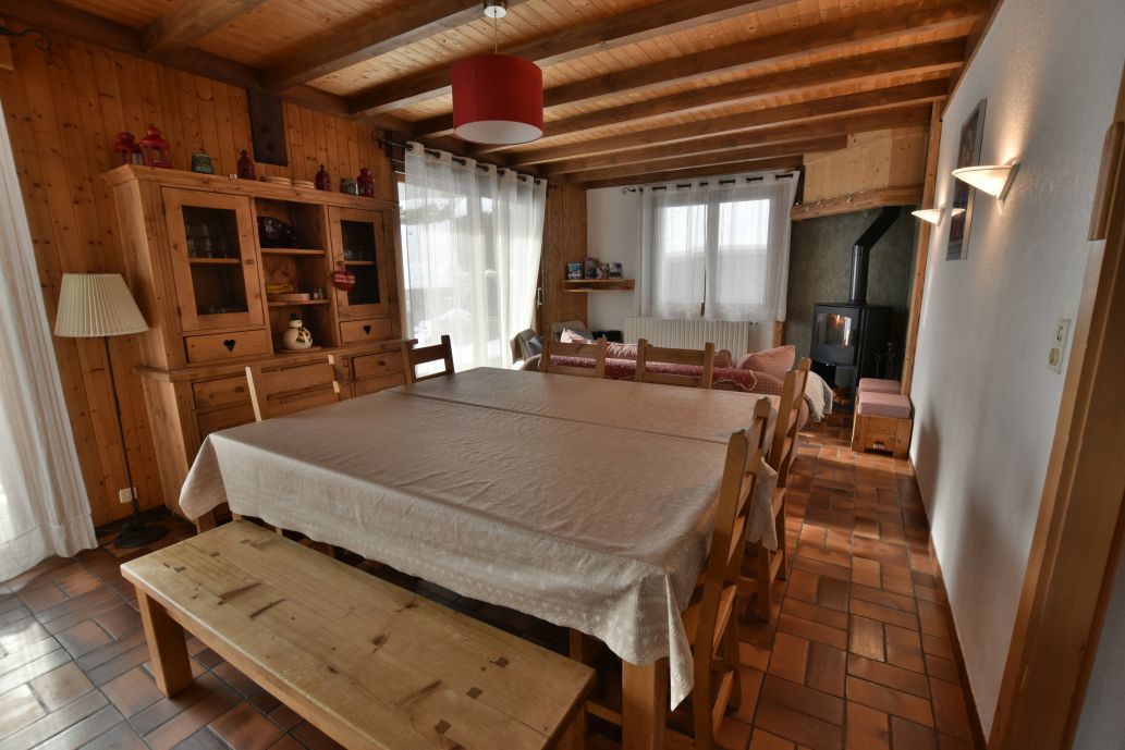 Chalet Chez Claude Dining Area