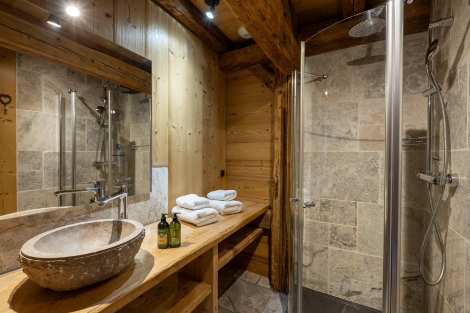 Chalet Chez La Fine Ensuite bathroom