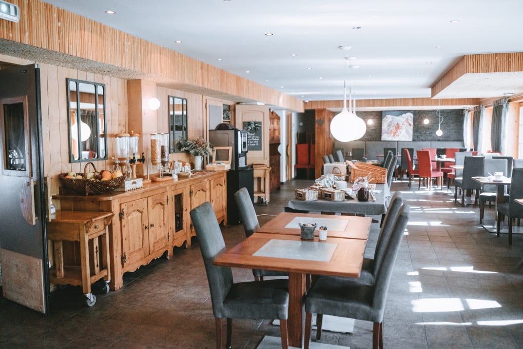 Dinning area in Hotel Bellevue - Les Gets