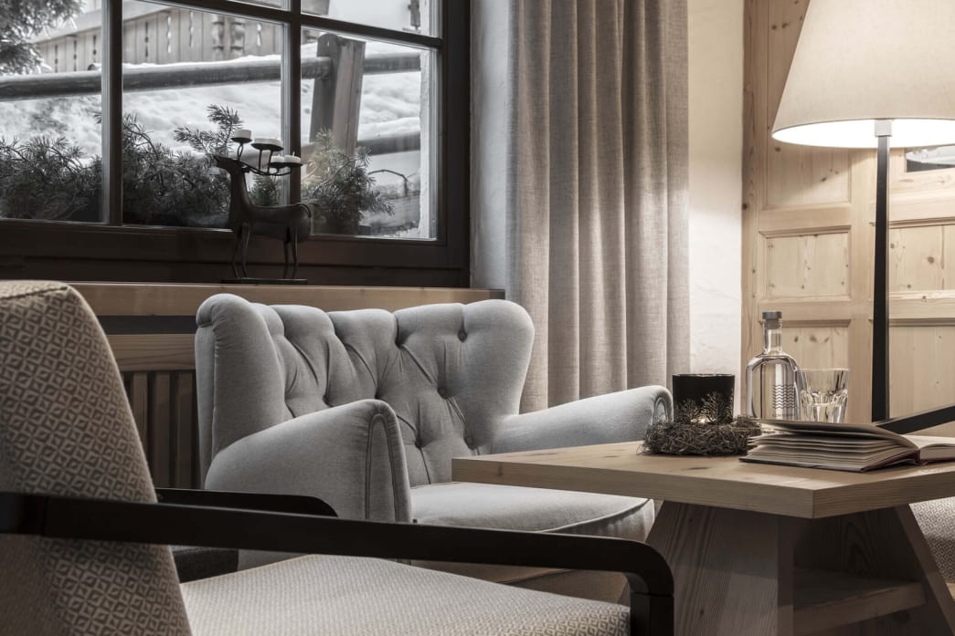 Spacious living area - Hotel Conturines