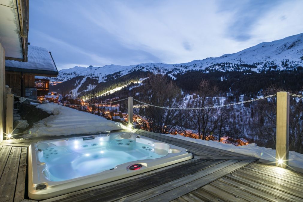 Outdoor Hot Tub in Chalet La Chouette