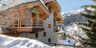 A singles ski holiday Chalet exterior in Chalet La Petite Pia - Meribel