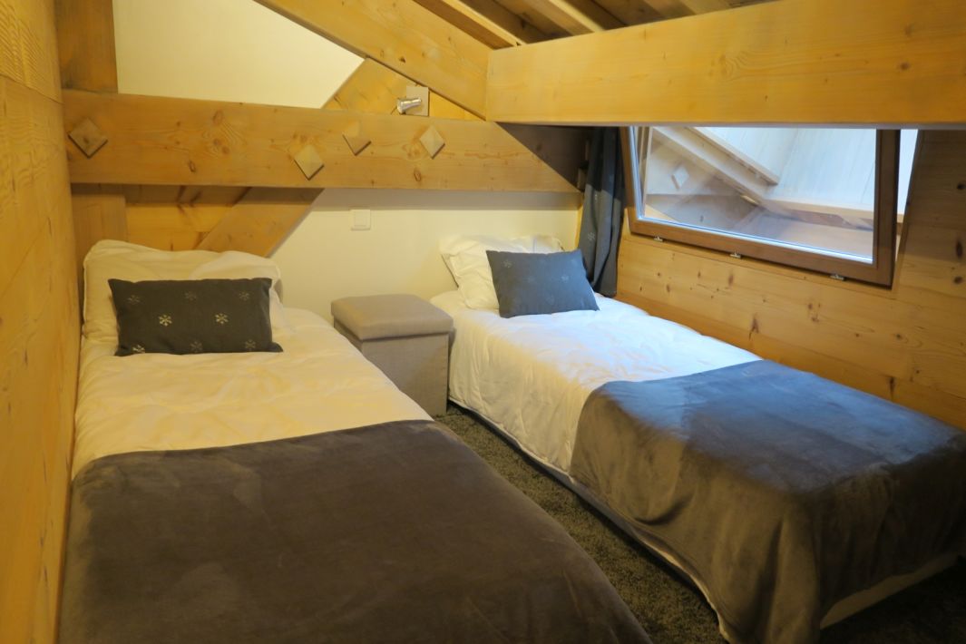 Twin bedroom in Aiguille Du Midi