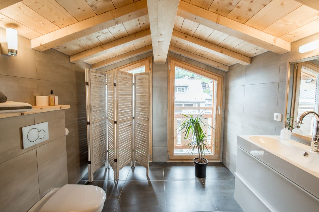The Alpine Lodge Loft Suite Ensuite
