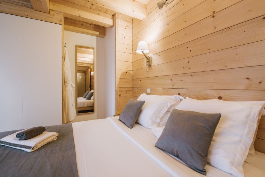 The Alpine Lodge bedroom