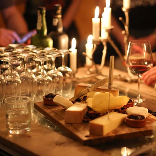 Table setting with The Ski Gathering