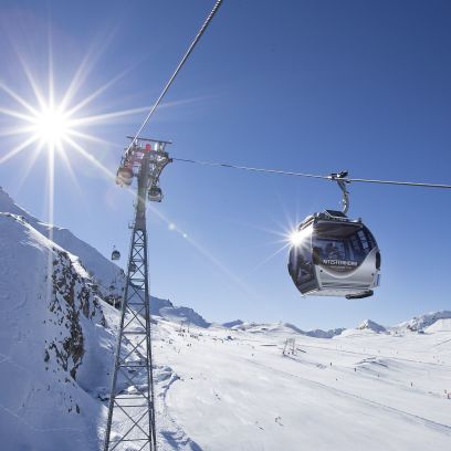 A chairlift in Zell Am see / Kaprun ski resort