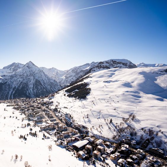 Blue skies over Les Deux Alpes