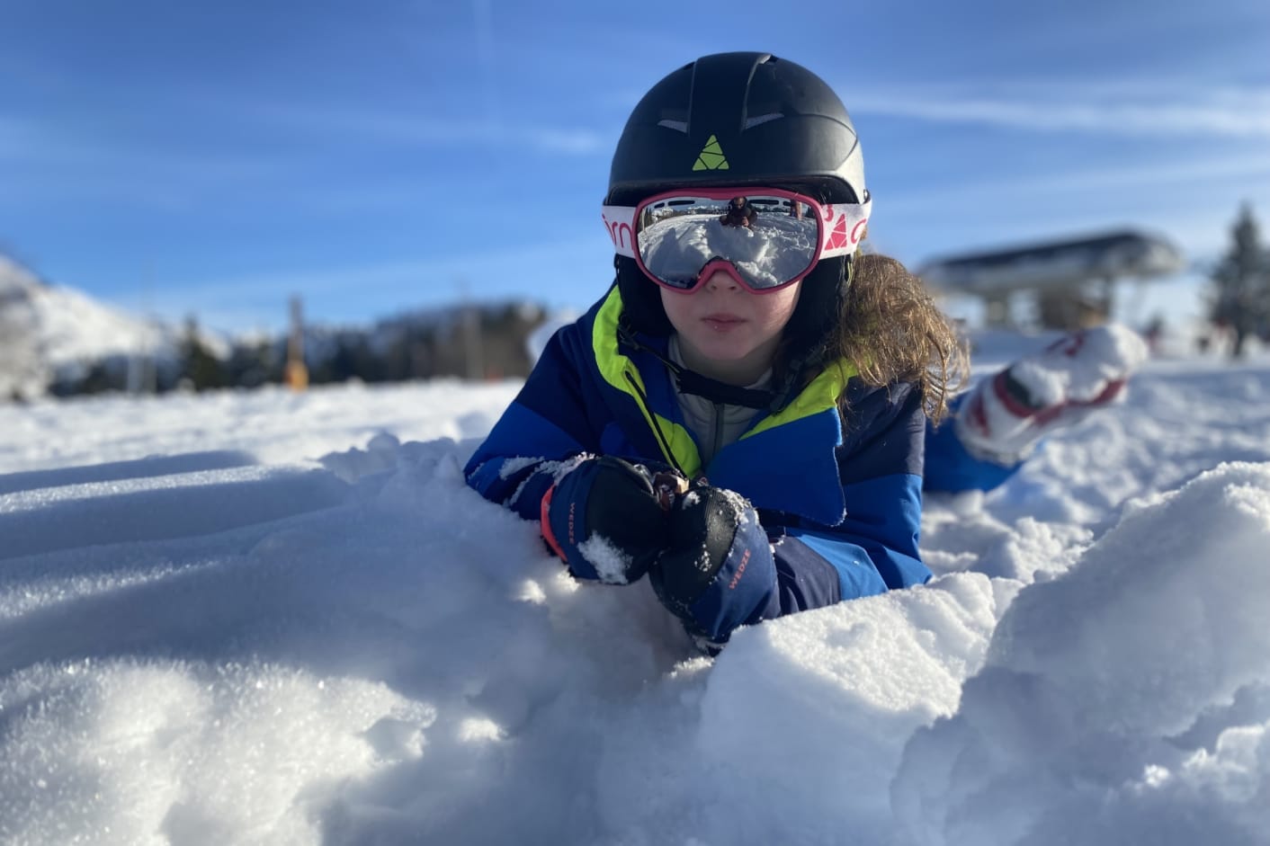 Single-parent family on a ski-lift Les Gets