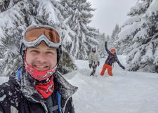 Skiers on singles ski holidays