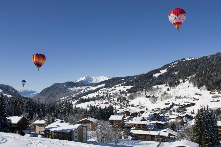 Hot air balloons over Les Gets ski resort