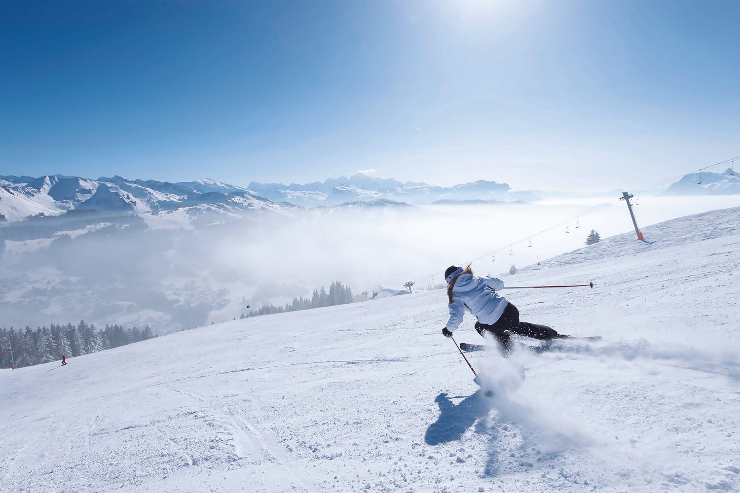 Skier doing a fast turn in Les Gets
