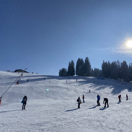 Skier in orange trousers