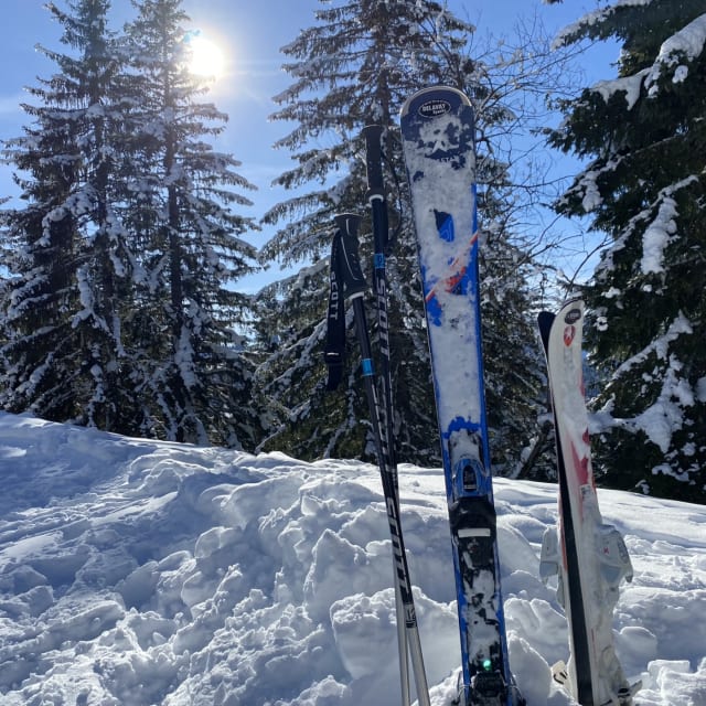 Lunch break by the slopes at the sun in Les Gets