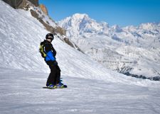 Snowboarders learning on a Snowboarding holidays for beginners