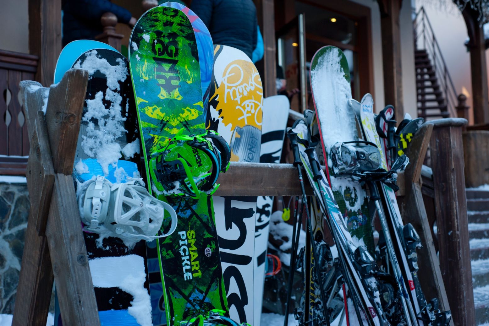 Snowboards standing outdoor - Meribel