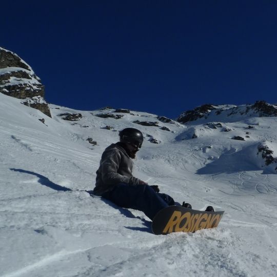 Solo Snowboarder chilling off piste - Chamonix