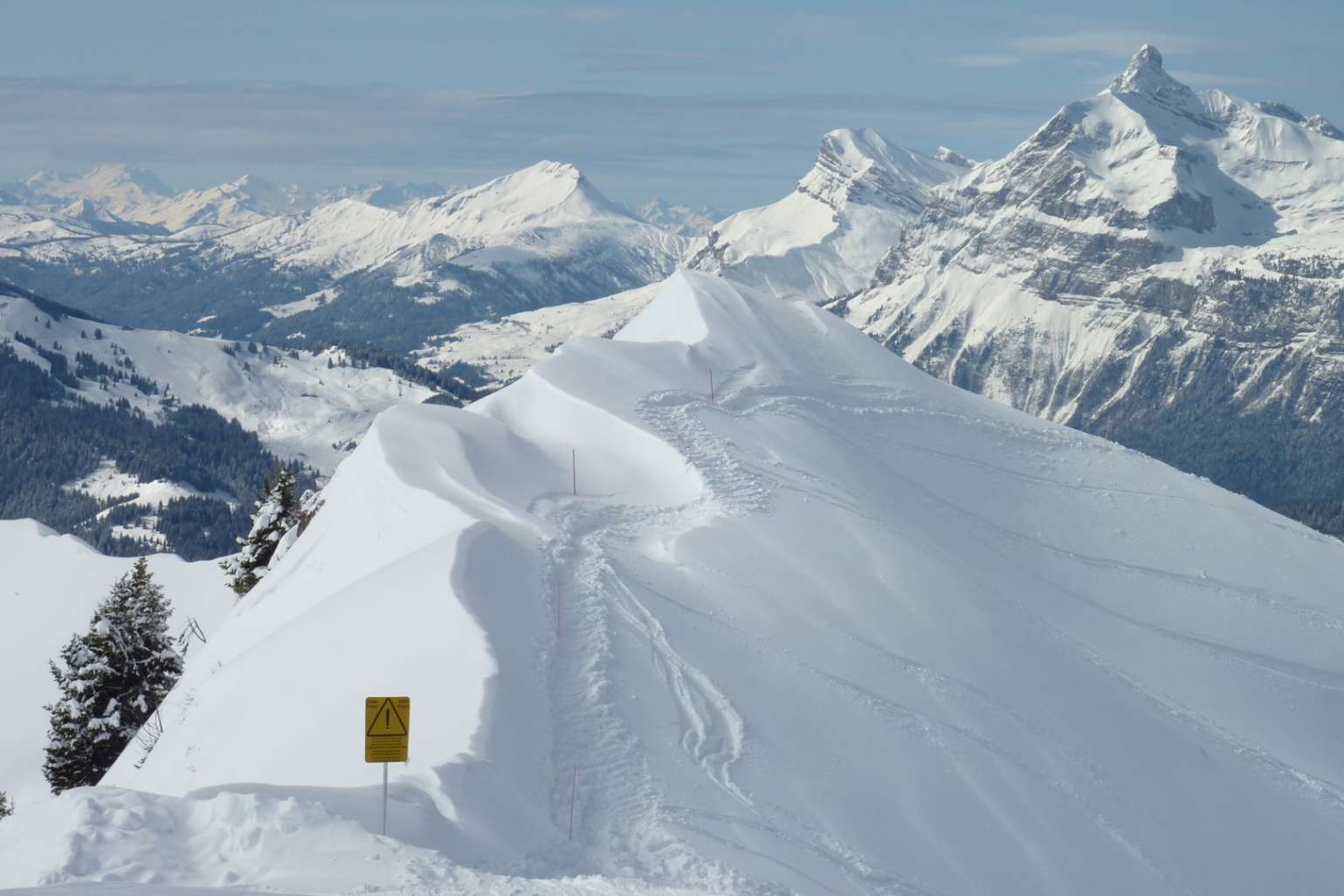 Off-piste ski terrain above Morzine