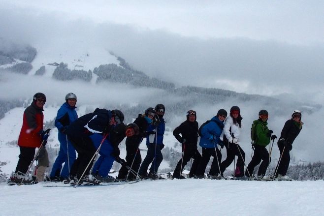 Solo skiers in Morzine