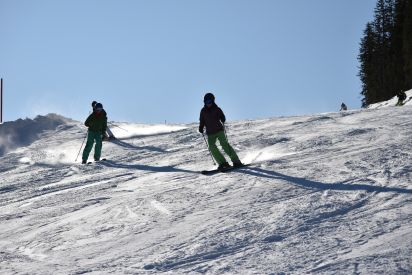 Two singles skiers in Saalbach Hinterglemm