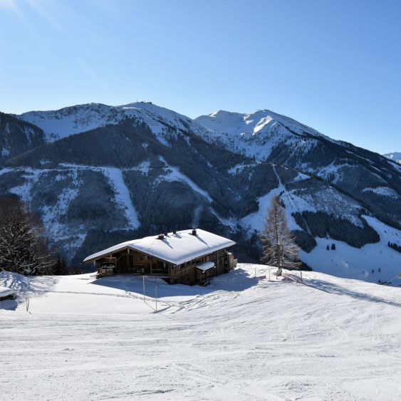 Saalbach Hinterglemm skiing