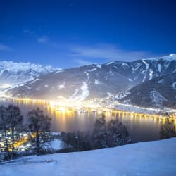 Solo Ski Holidays Austria are possible in Zell Am See town next to the lake