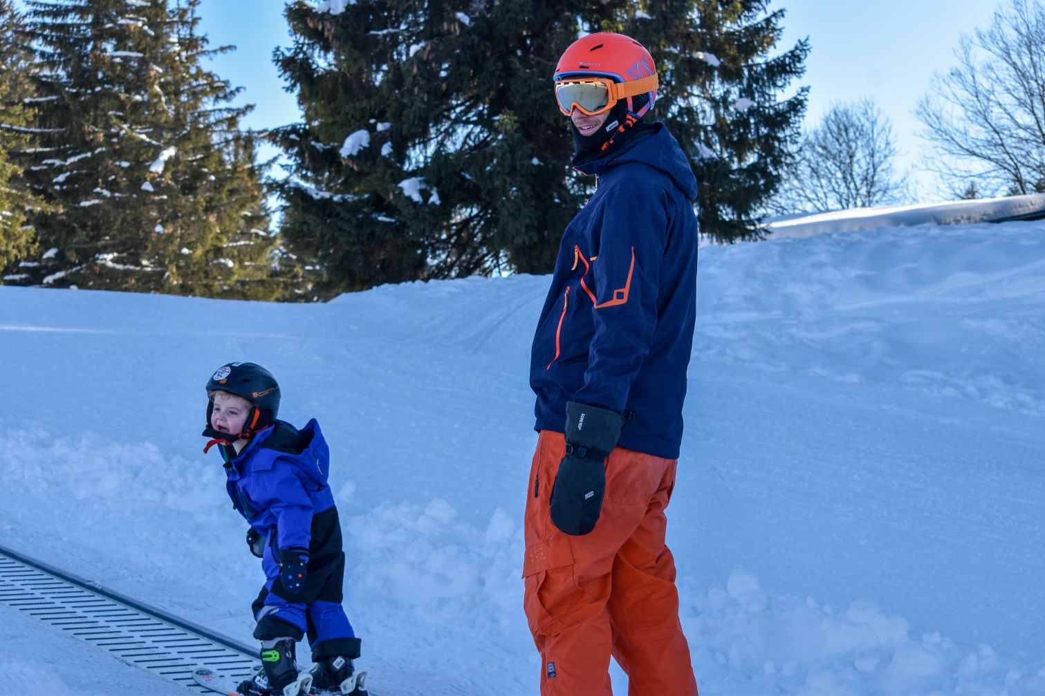 Single dad skiing with son in Les Gets