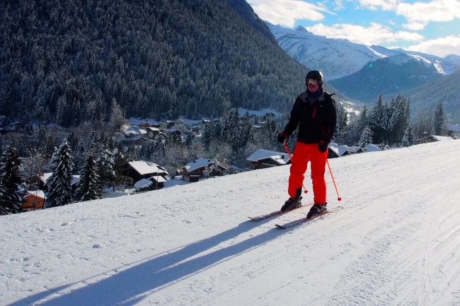 Solo Skier enjoying a Blue Run