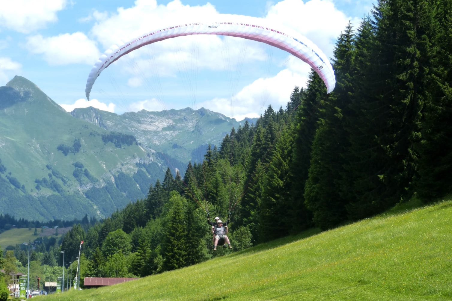Parapenting in Les Gets Summer Resort